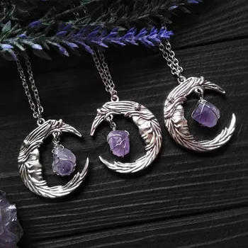 Fialová crystal mesiac náhrdelník polmesiacom šperky tmavý štýl gotické kamenné prívesok magic wiccan čarodejnice štýl macabre amulet