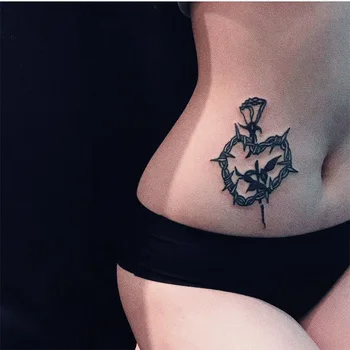 1PC Black Rose S Milujúcim Srdcom Sexy Falošné Tetovanie Samolepky Pre Ženy Pás Ramena Body Art Nepremokavé Dočasné Tattos Flash Obtlačky