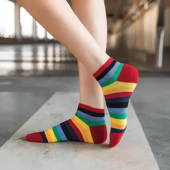 Letné kawaii rainbow loď ponožky ženy roztomilé farebné pruhy bavlnené ponožky módne priedušná Tenké zábavné non-slip dievčatá ponožky