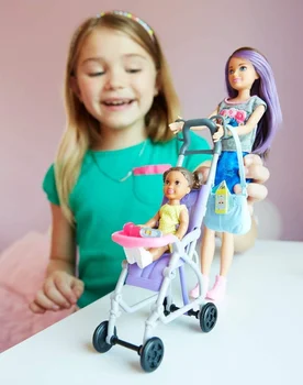 Barbie Bábika Stráženie detí Playset s Kapitánom Hračky pre deti Skákací Kočík a Tematické Doplnky pre Deti Darček k Narodeninám FJB00